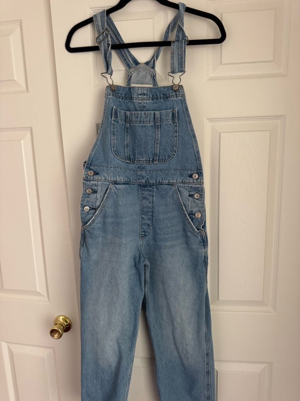 Abercrombie & Fitch light wash overalls
